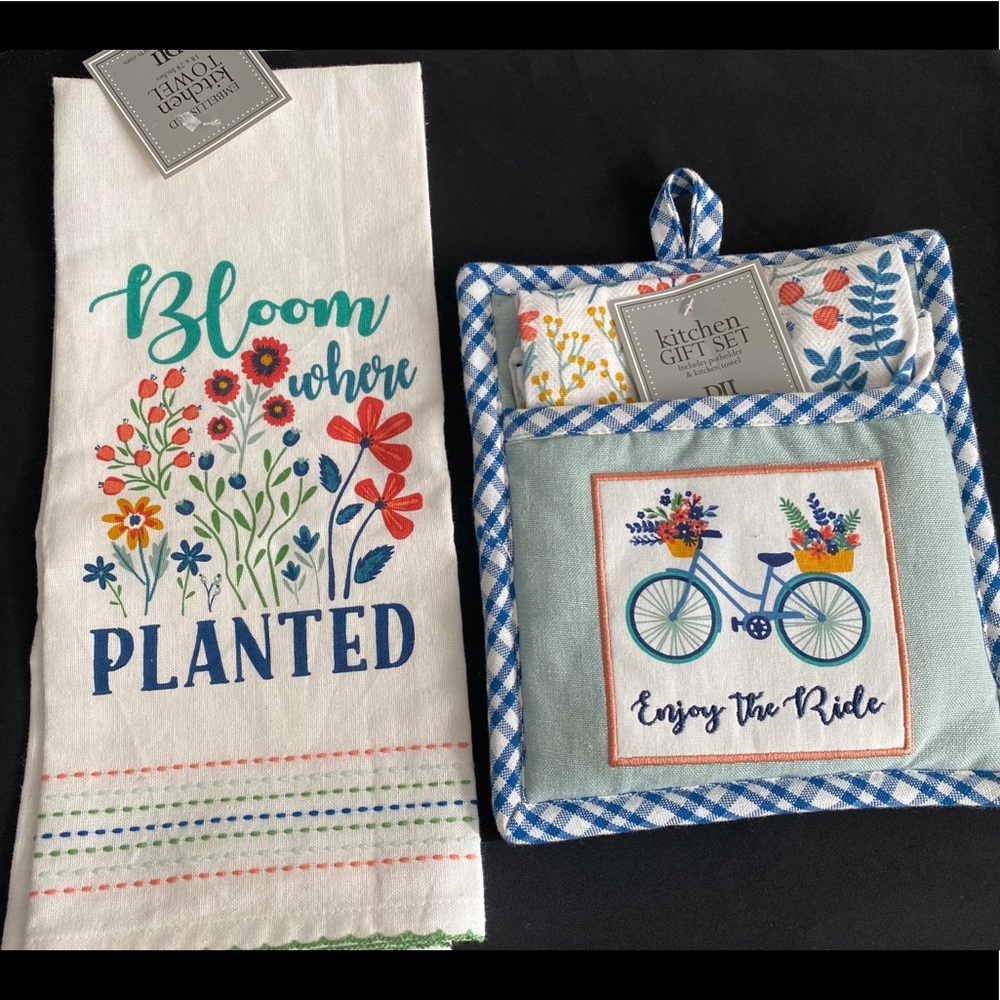 NWT Kitchen towel x2 and one potholder